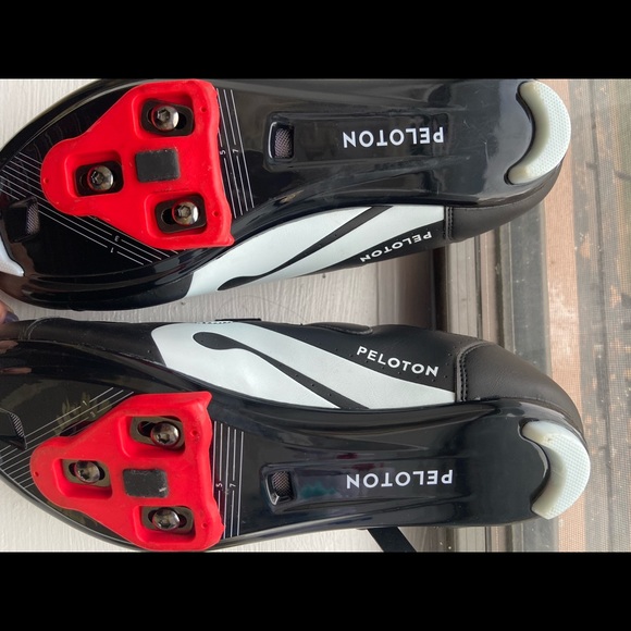 Peloton Men’s Cycling Shoes - Picture 4 of 5